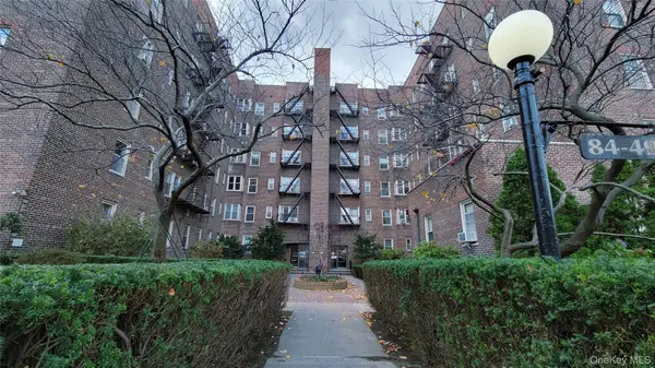 84-49 168th Street #2V, Jamaica Hills, NY 11432