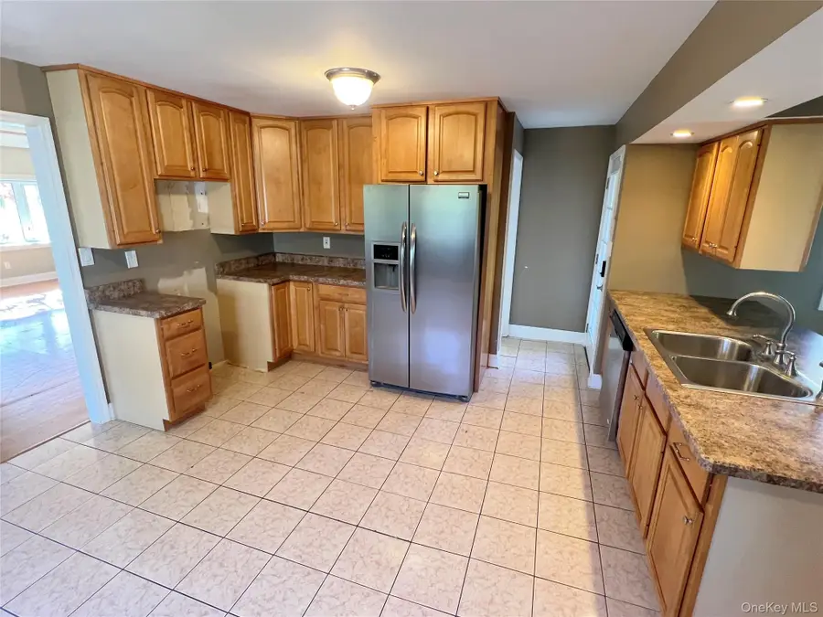 18 Chestnut Lane, Newburgh, NY 12550 - Image #3