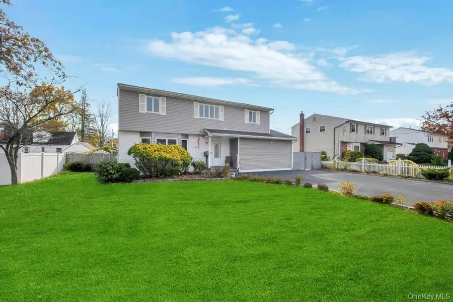 18 Elmira Street, Deer Park, NY 11729 - Image #2