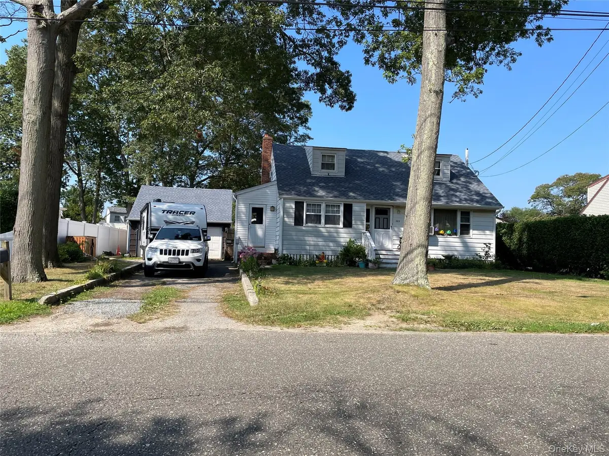 323 Grand Avenue, Lindenhurst, NY 11757 - Image #1