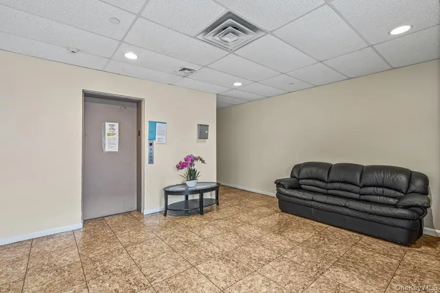 71-33 162nd Street #4B, Fresh Meadows, NY 11365 - Image #3