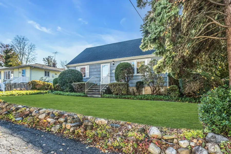 12 Violet Road, Bayville, NY 11709 - Image #2