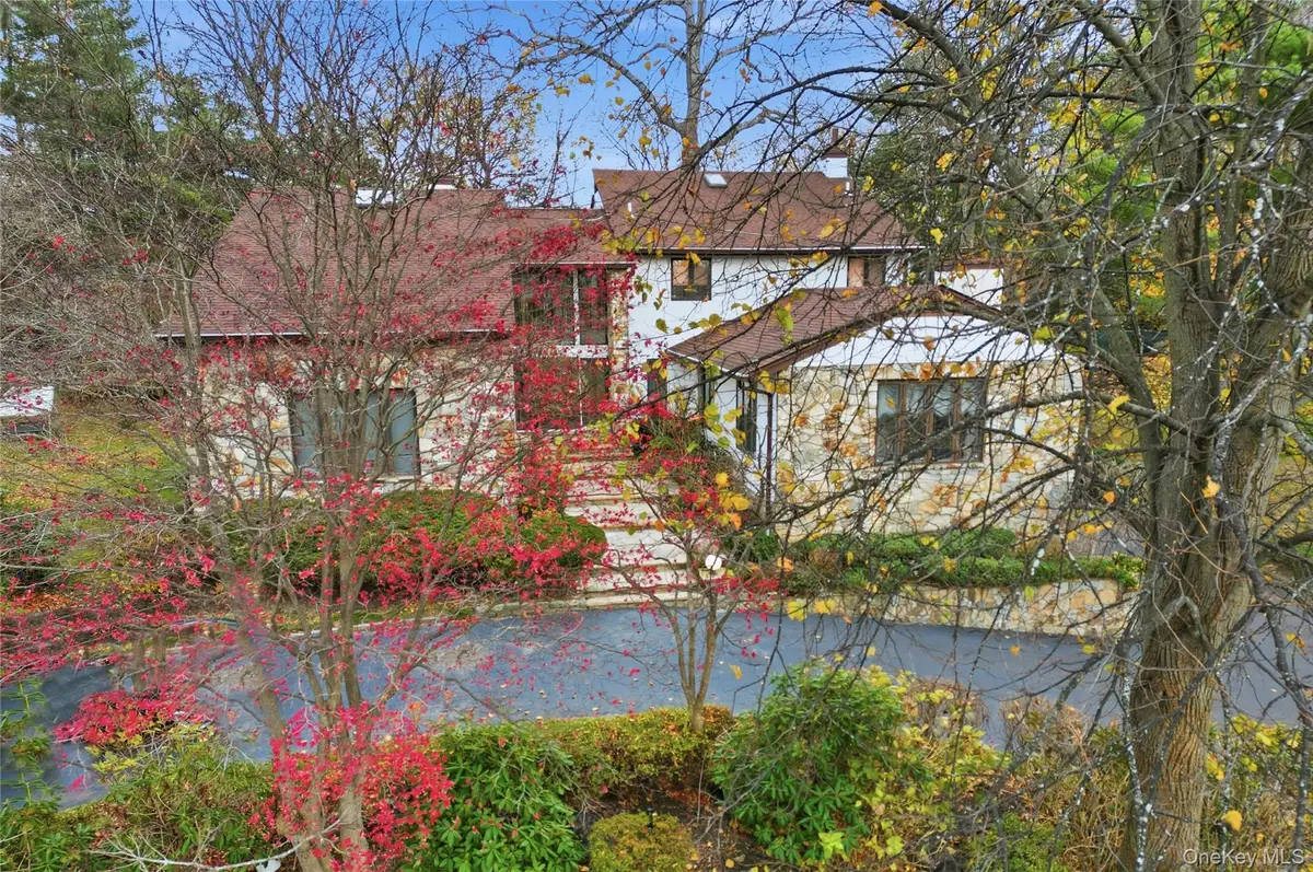 43 Bristol Drive, Manhasset, NY 11030 - Image #1