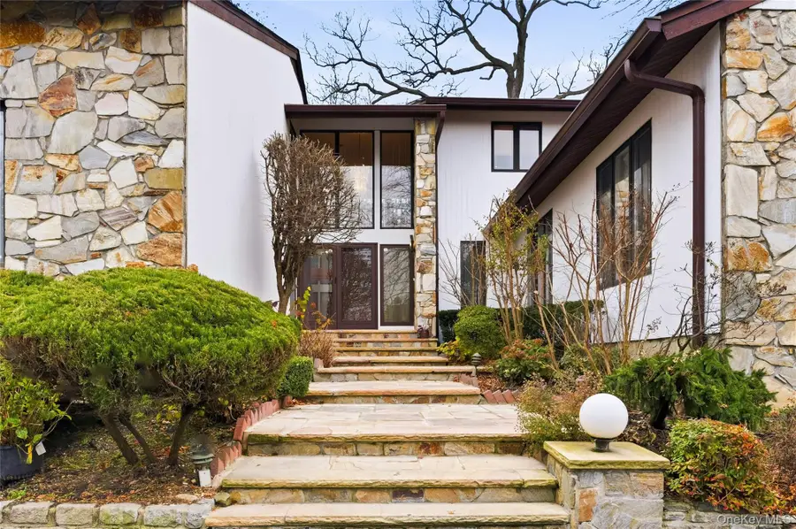 43 Bristol Drive, Manhasset, NY 11030 - Image #3