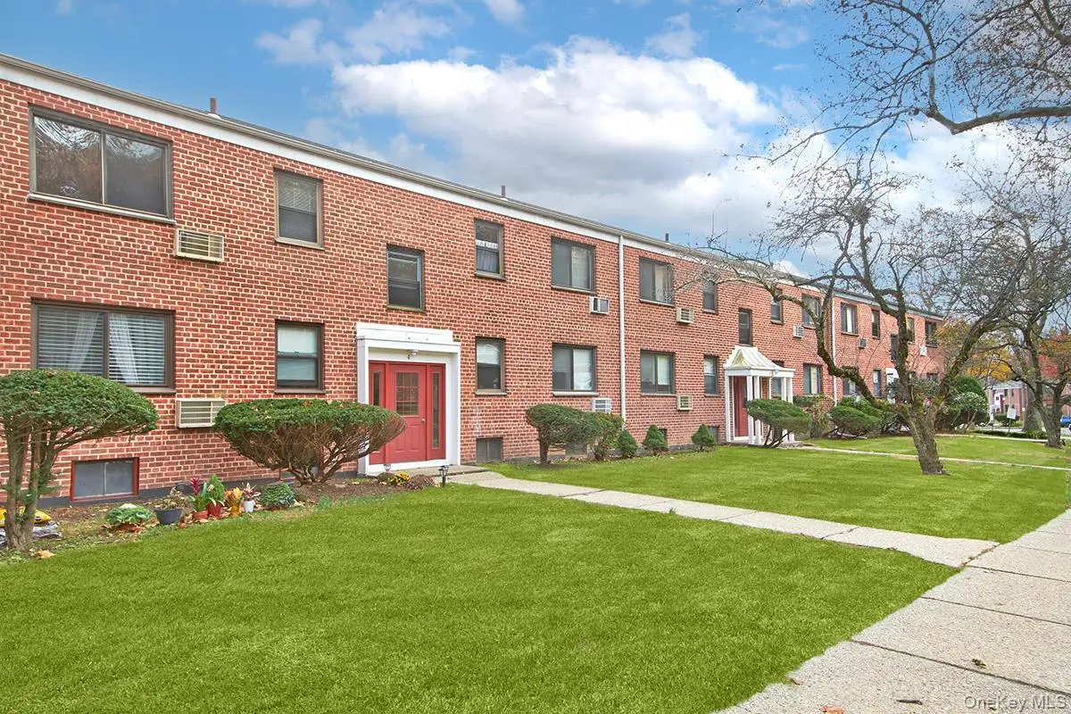 4 Lawrence Drive #C, White Plains, NY 10603 - Image #1