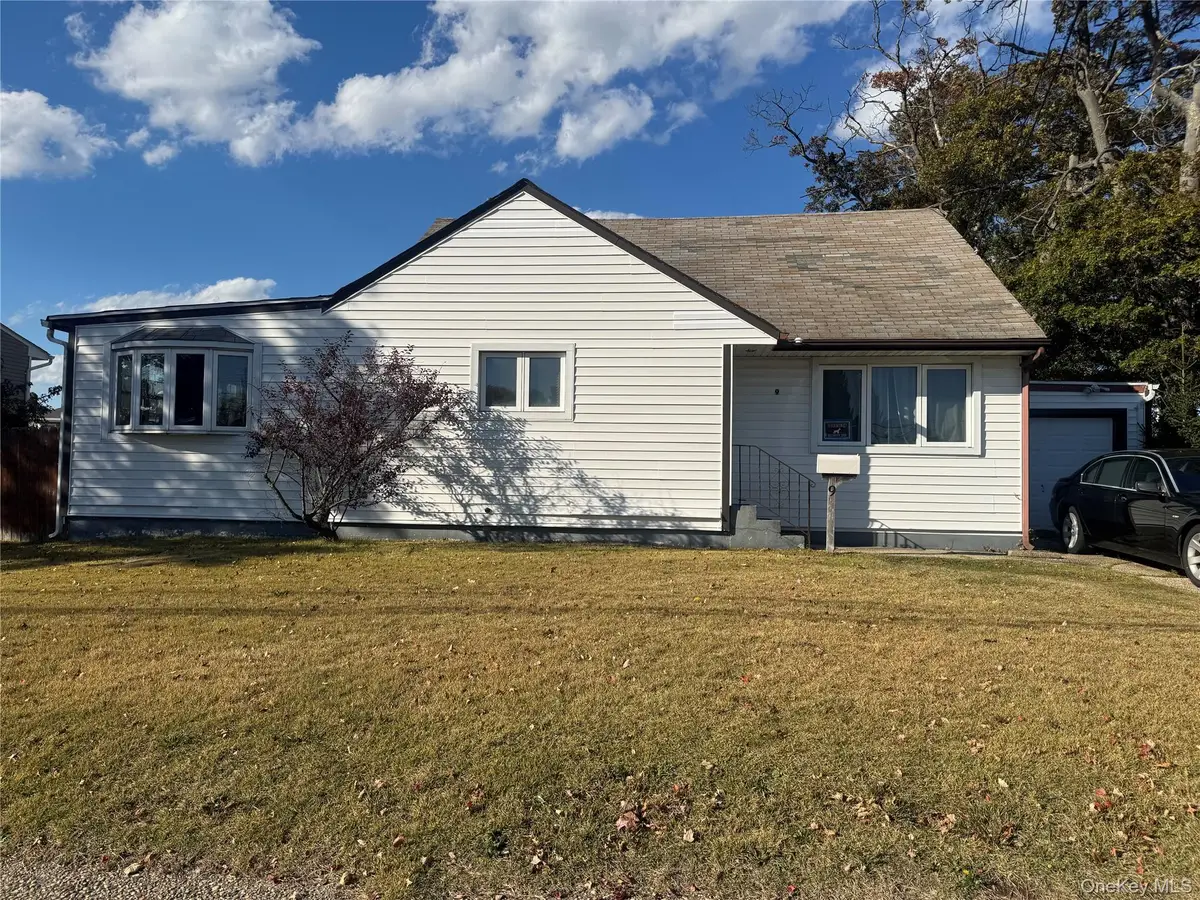 9 Pratt Street, West Babylon, NY 11704 - Image #1