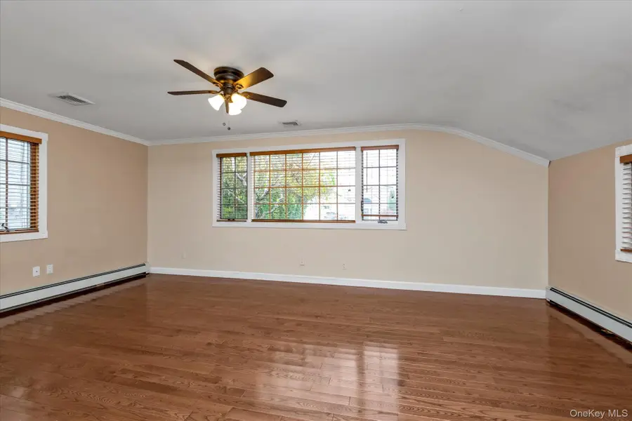 22 Fairview Road W, Massapequa, NY 11758 - Image #3