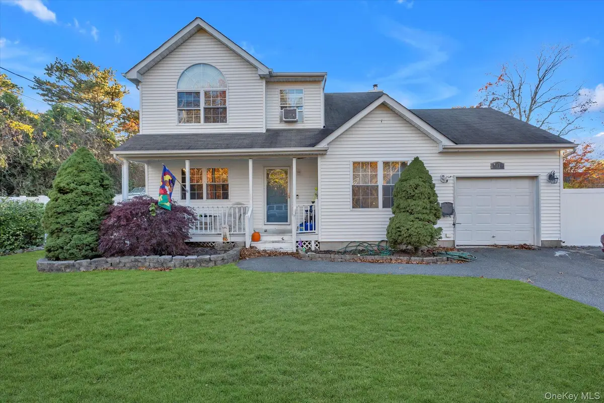 17 Ostend Circle, Shirley, NY 11967 - Image #1
