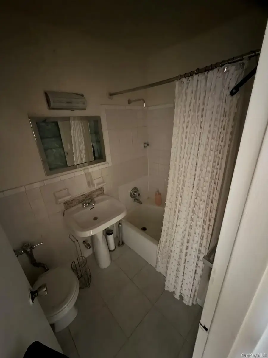 143-40 Roosevelt Avenue #5J, Flushing, NY 11354 - Image #3