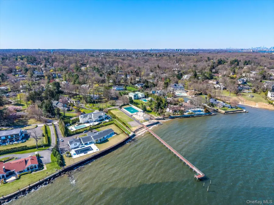 33 Harbour Road, Great Neck, NY 11024 - Image #2