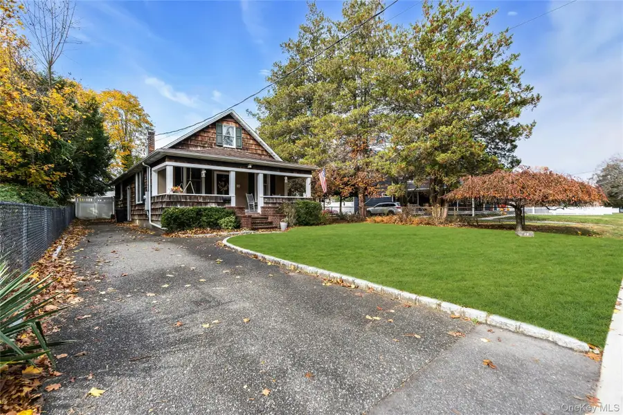 24 Elm Avenue, Smithtown, NY 11787 - Image #2