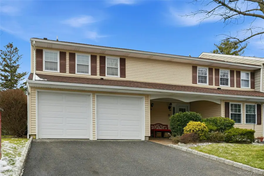 85 Woodlake Drive W, Woodbury, NY 11797 - Image #3