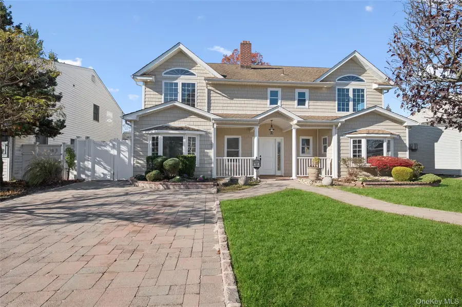 244 Water Lane S, Wantagh, NY 11793 - Image #2