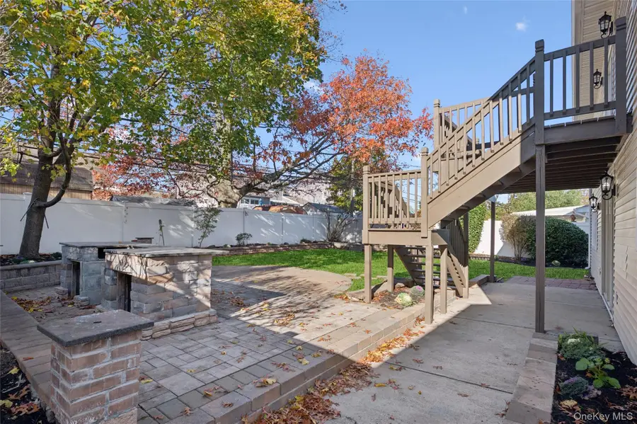244 Water Lane S, Wantagh, NY 11793 - Image #3