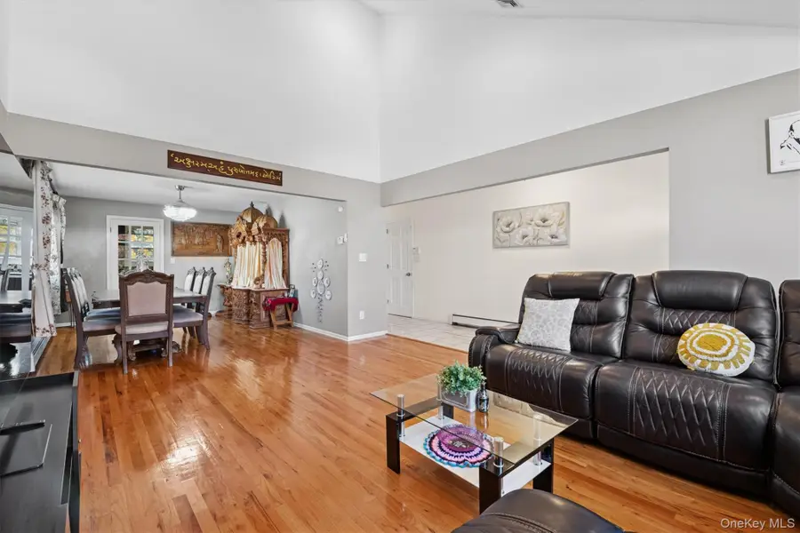 115 Schley Avenue, Albertson, NY 11507 - Image #3