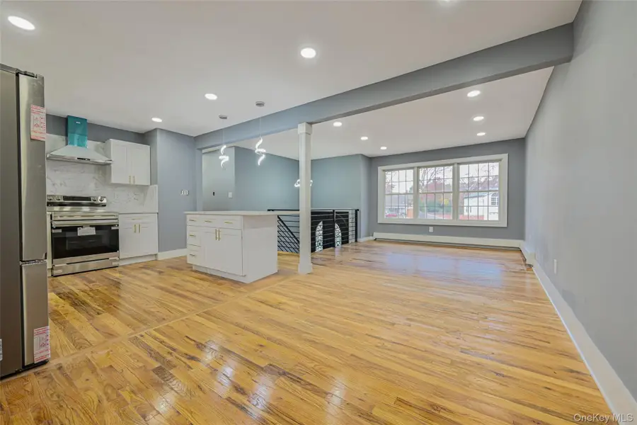 398 Glen Drive, Shirley, NY 11967 - Image #3