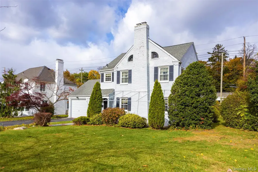 65 Old Mill Road, Manhasset, NY 11030 - Image #2