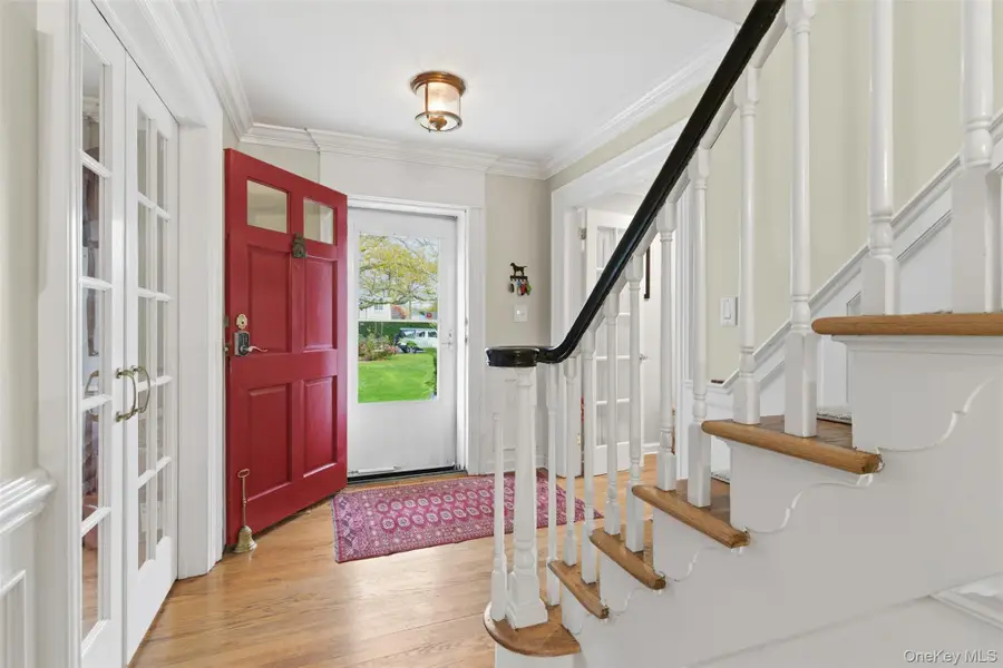 30 Lawrence Lane, Bay Shore, NY 11706 - Image #3