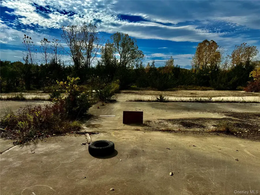 2 Merle Avenue, Greenport, NY 11944 - Image #2