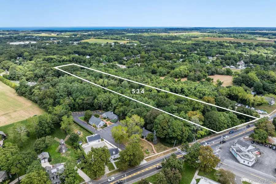 534 Main Road, Aquebogue, NY 11931 - Image #3