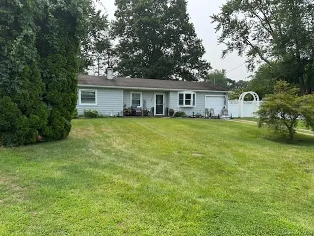 7 Heather Court, Centereach, NY 11720 - Image #2