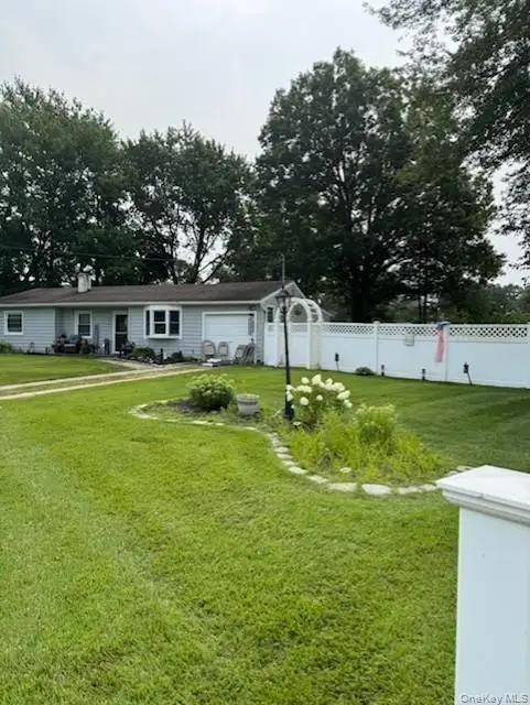 7 Heather Court, Centereach, NY 11720 - Image #3