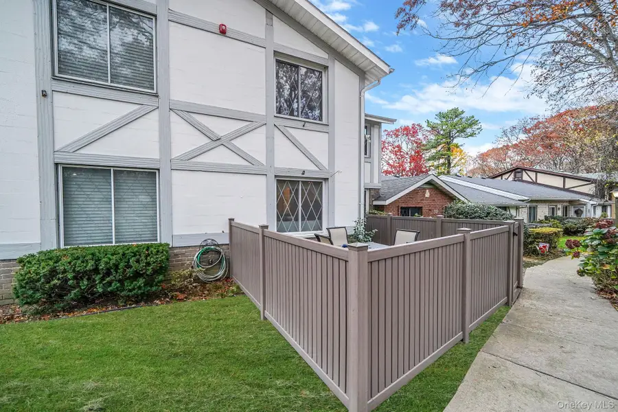 320 Woodland Court, Coram, NY 11727 - Image #2