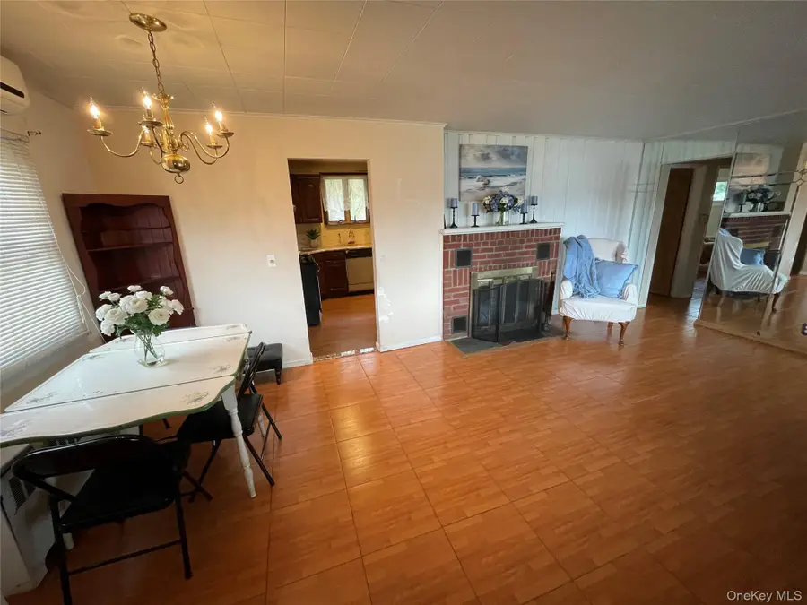 335 Alfred Street, North Babylon, NY 11703 - Image #2