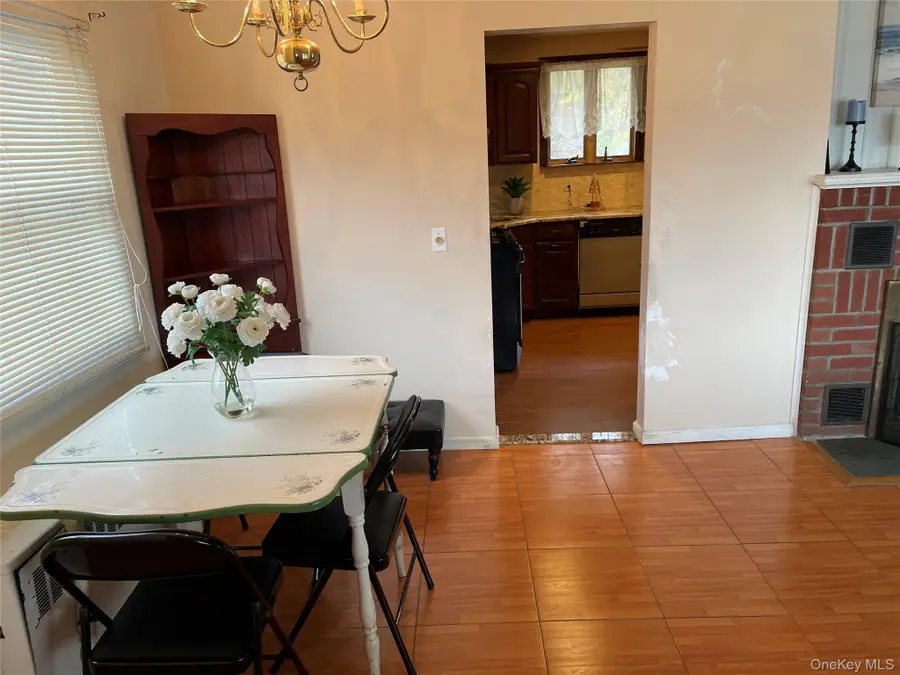 335 Alfred Street, North Babylon, NY 11703 - Image #3