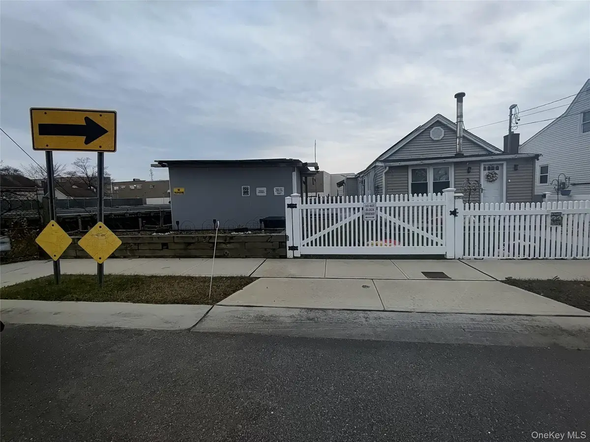 5 Chestnut Road, Inwood, NY 11096 - Image #1