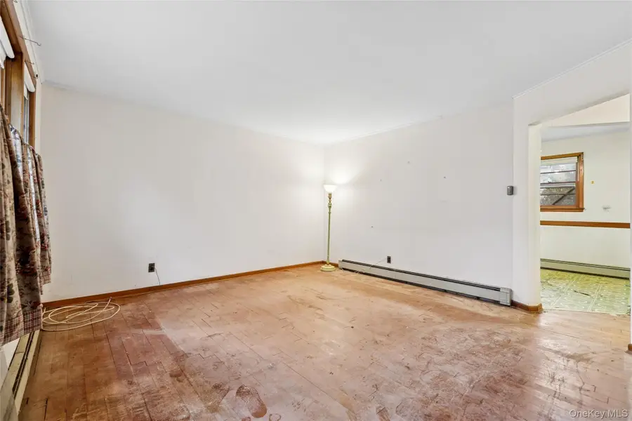 4 Windus Drive, Shirley, NY 11967 - Image #2