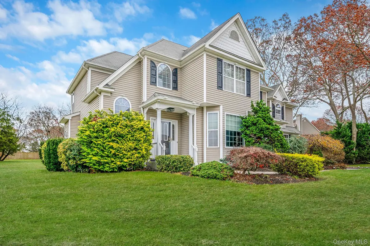 9 Paddock Lane, Medford, NY 11763 - Image #1