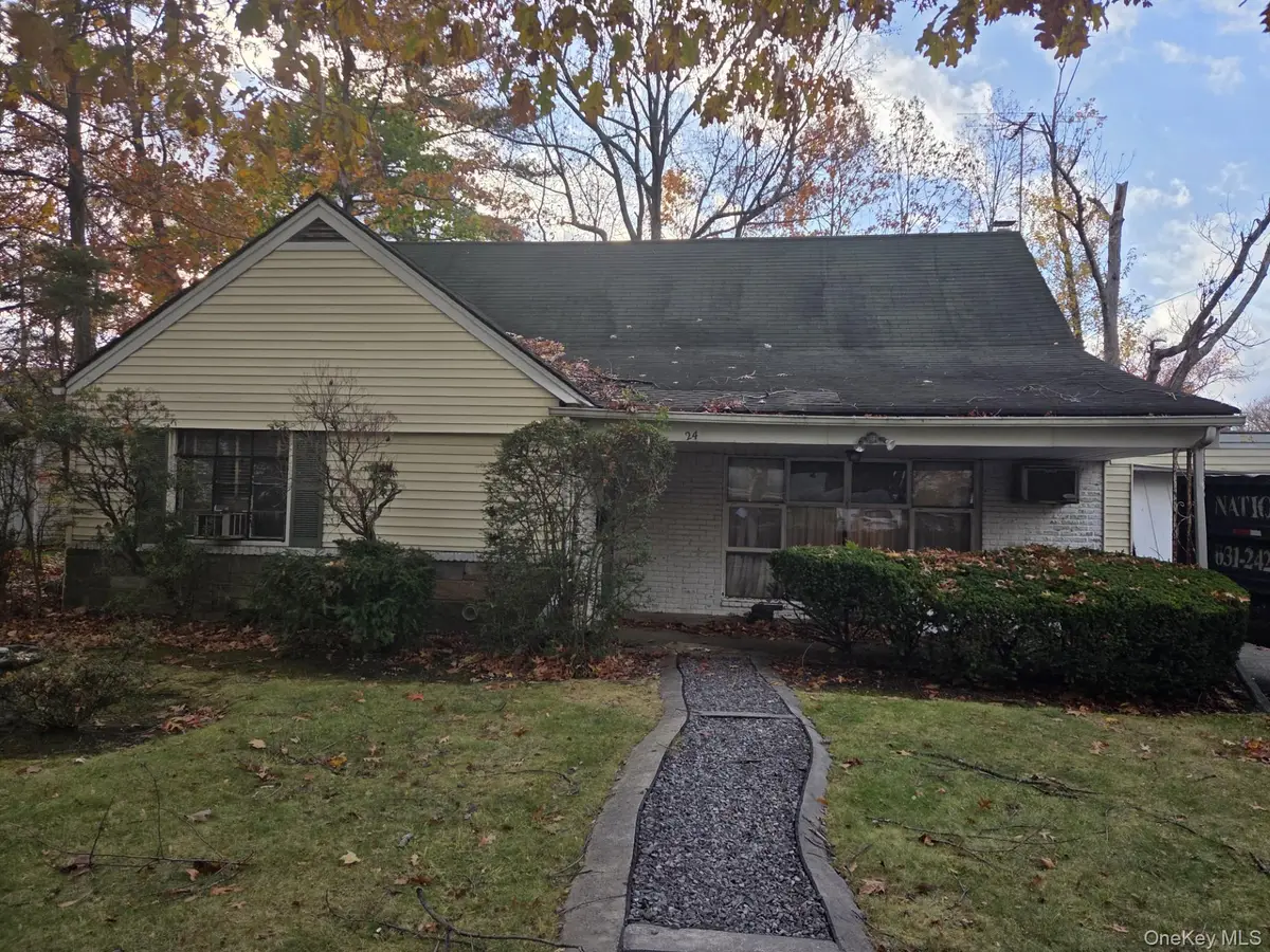 24 Bentley Road, Great Neck, NY 11023 - Image #1