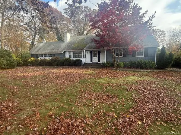 18 Beaverhill Lane, Huntington, NY 11743