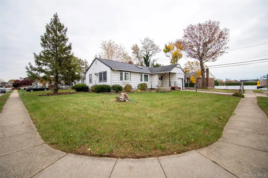 650 Bryant Street, East Meadow, NY 11554 - Image #3