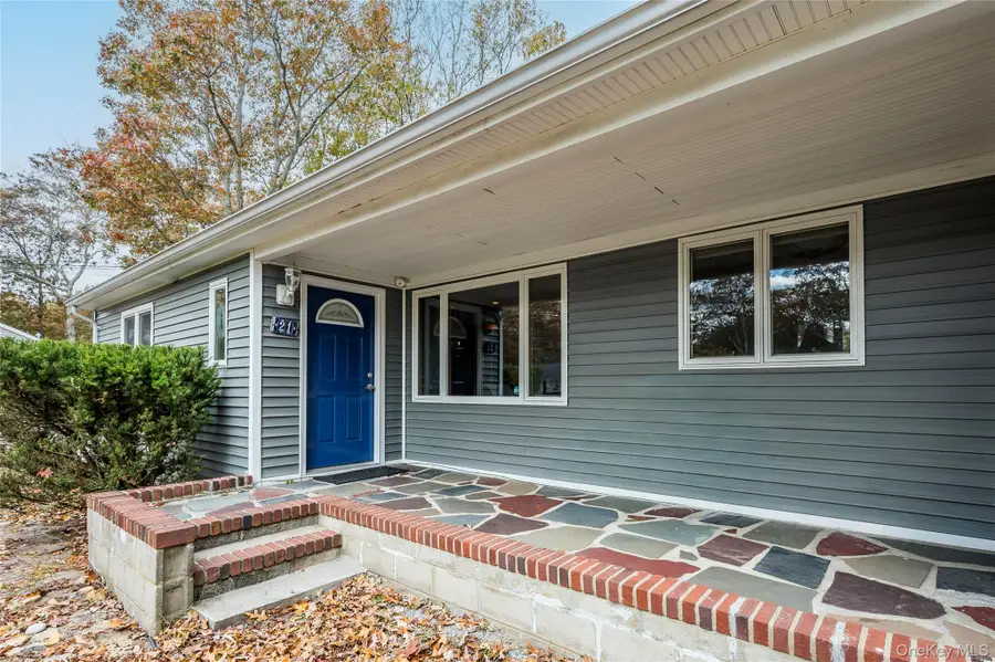 21 Woodridge Road, Hampton Bays, NY 11946 - Image #3