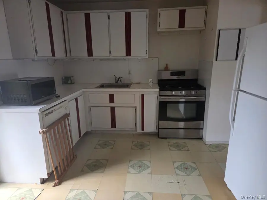 27 Grouse Drive, Brentwood, NY 11717 - Image #2