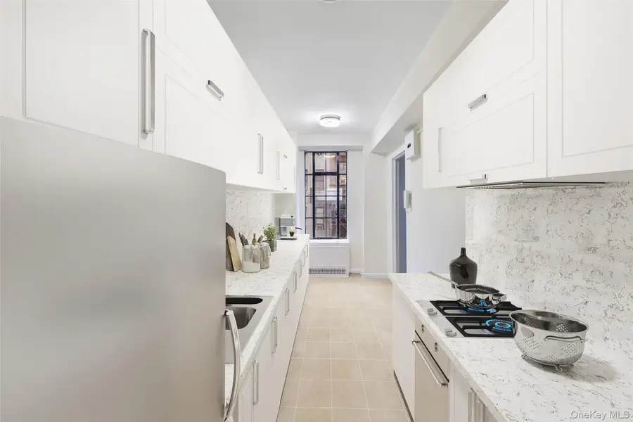 353 W 56th Street #2D, Manhattan, NY 10019 - Image #3