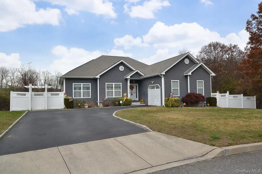 11 Macintosh, Selden, NY 11784 - Image #2