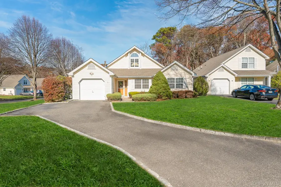 19 Saddlebrook Court, Middle Island, NY 11953 - Image #2