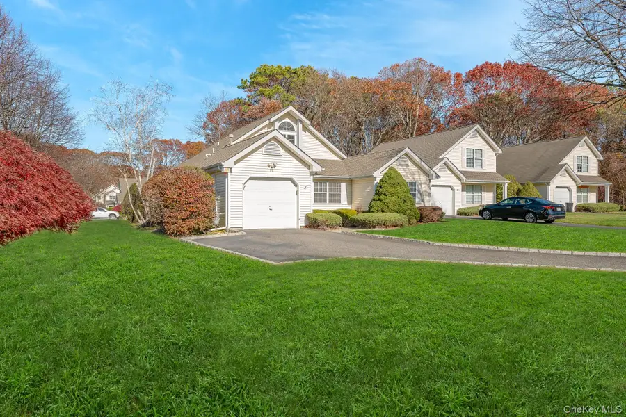 19 Saddlebrook Court, Middle Island, NY 11953 - Image #3
