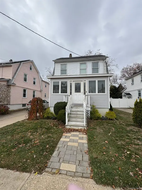 34 Avondale Street, Valley Stream, NY 11581