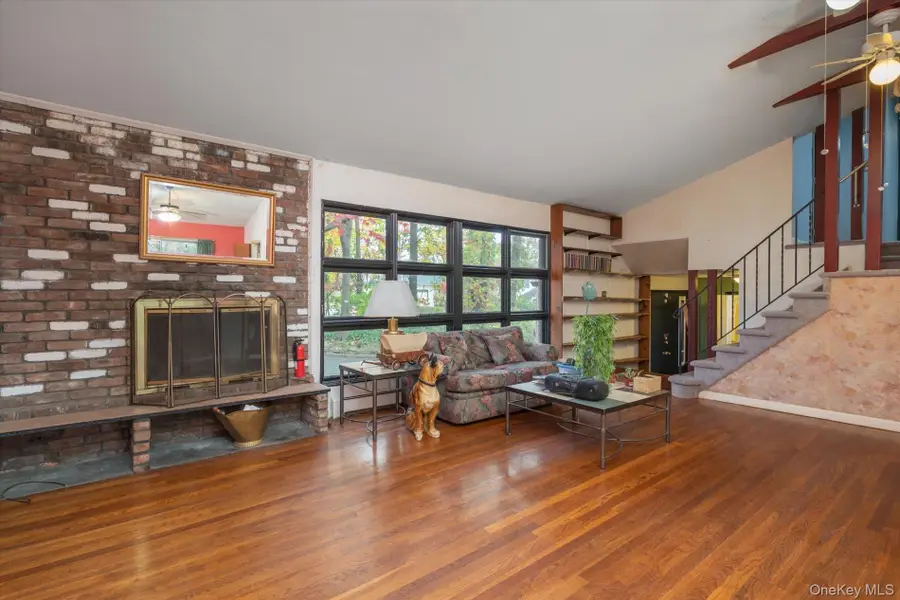 256 Schenck Avenue, Great Neck, NY 11021 - Image #3