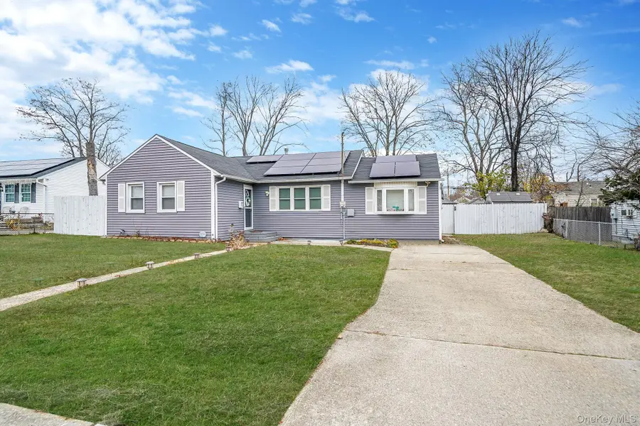 13 Poplar Street, Central Islip, NY 11722 - Image #3