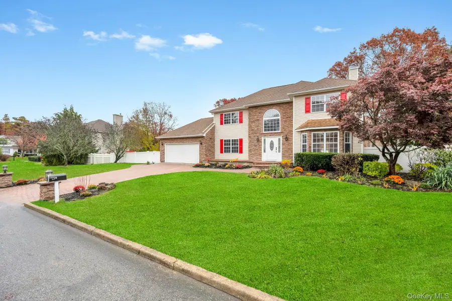 14 Adamson Street, Selden, NY 11784 - Image #3