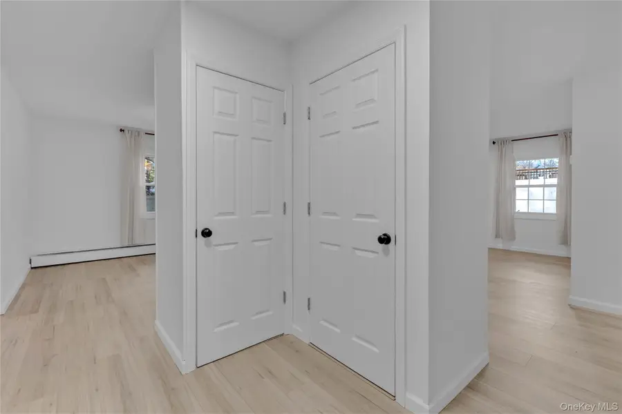 4 Hillsdale Lane, Coram, NY 11727 - Image #3