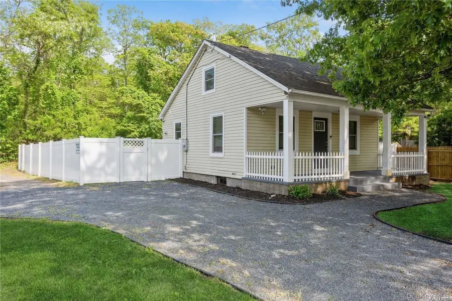 1075 Waverly Avenue, Holtsville, NY 11742 - Image #3