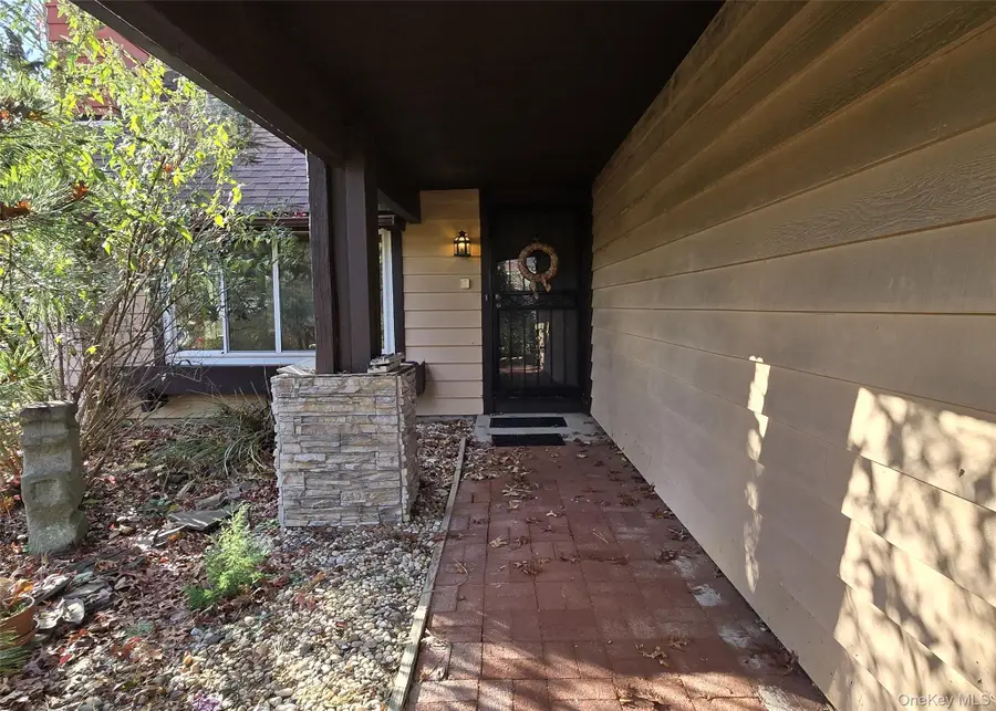 48 Glenmere Lane, Coram, NY 11727 - Image #2