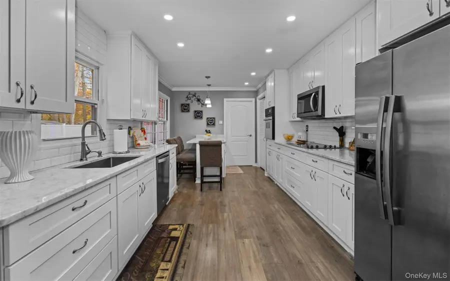 19 Barnwell Lane, Stony Brook, NY 11790 - Image #3