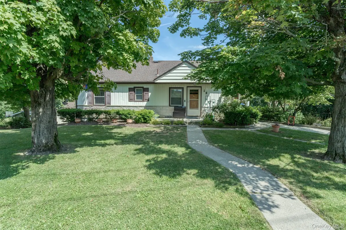 18 Oakland Avenue, Chester, NY 10918 - Image #1